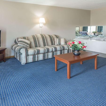 Super 8 By Wyndham O'Fallon Mo/St. Louis Area Exterior foto